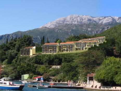 APARTMENT COMPLEX "AQUAVISTA BAY"